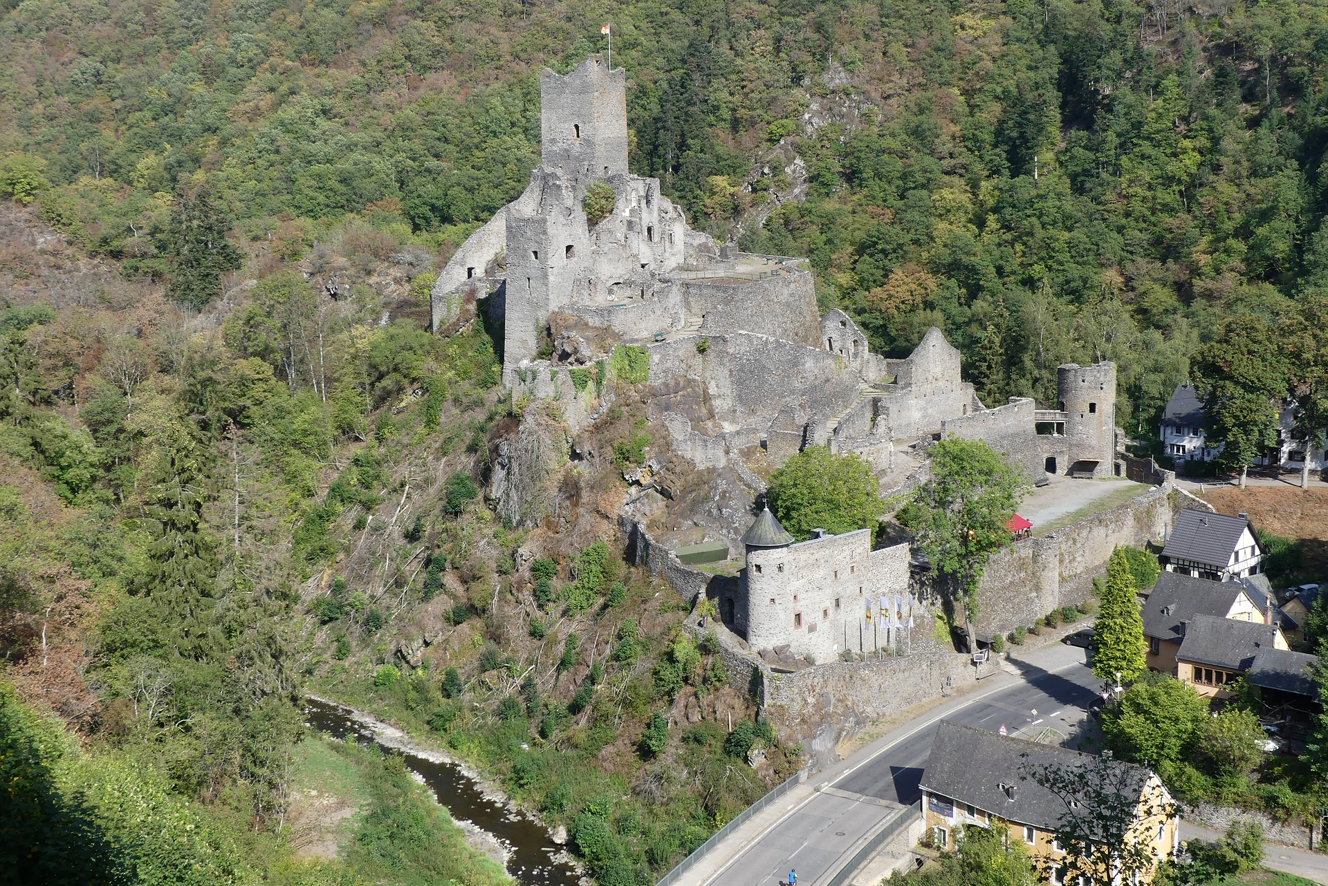 Symbolfoto Manderscheider Burgen