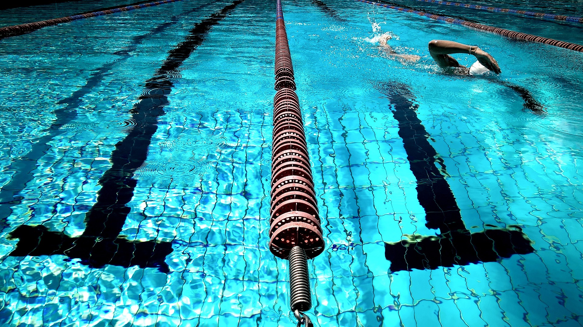 Symbolfoto Schwimmbad